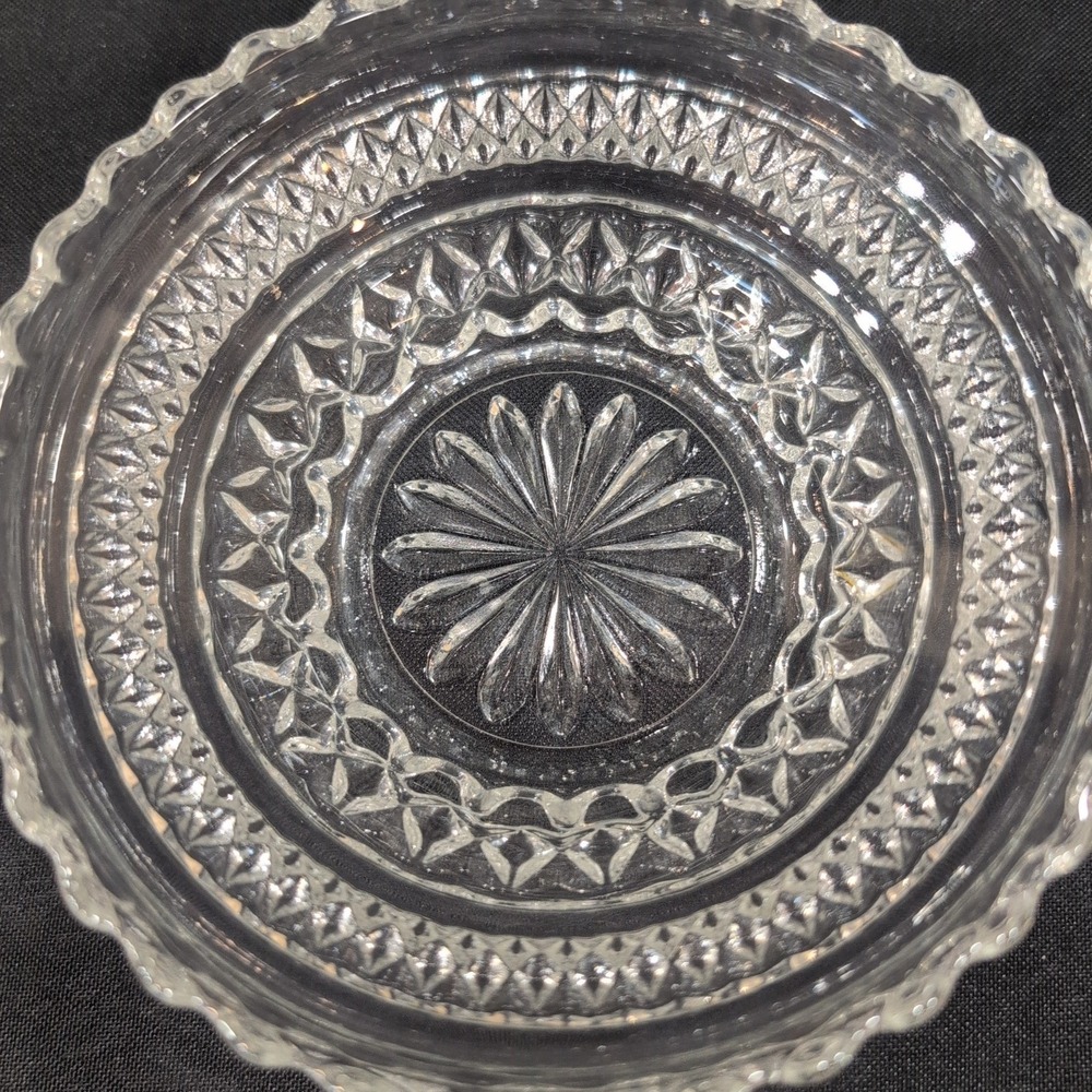 Vintage Clear Pressed Glass Bowls Diamond Point Sunburst Scalloped Rim Set of 2 - Picture 3 of 5